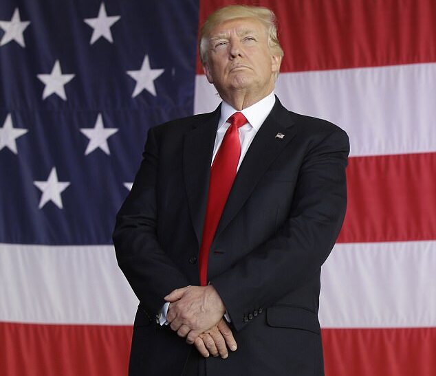 Donald Trump anula legislação histórica contra discriminação no emprego