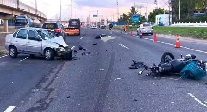 Motorista alcoolizado invade contramão e causa morte de motociclista na BR-324