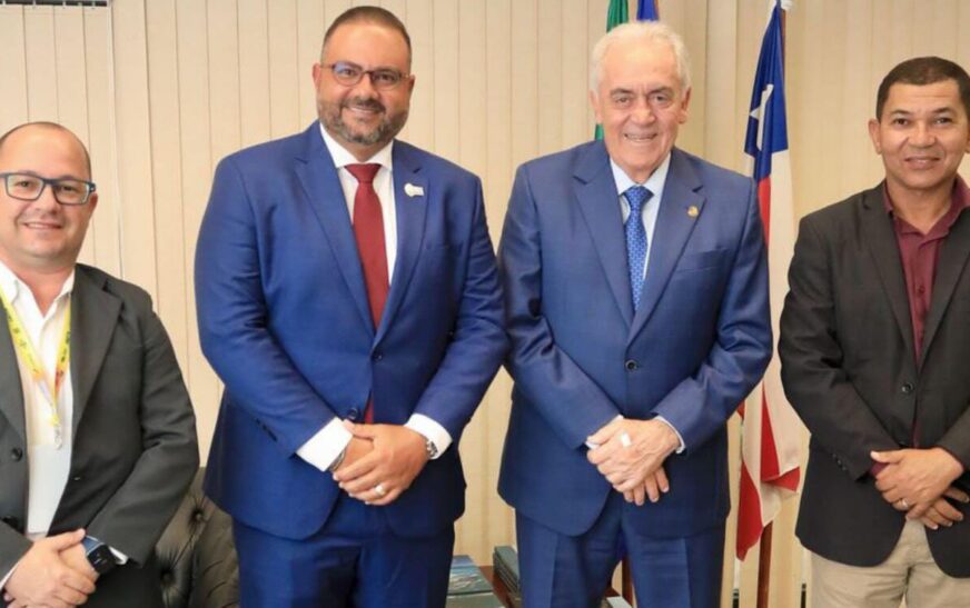 Prefeito Junior Piaggio participa de encontro em Brasília ao lado de senadores e deputados