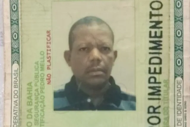 Homem morre em zona rural de Santo Estêvão; esposa afirma que ele caiu sobre faca
