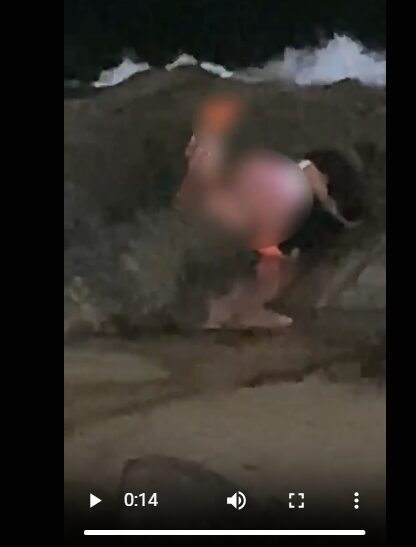 Casal é flagrado fazendo “amor” na Praia durante o Carnaval de Salvador
