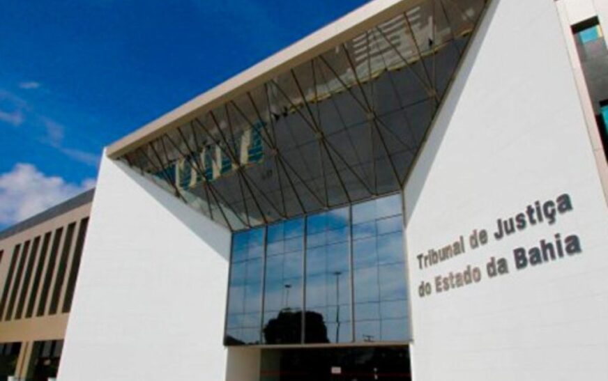 Servidores do judiciário da Bahia declaram greve por tempo indeterminado