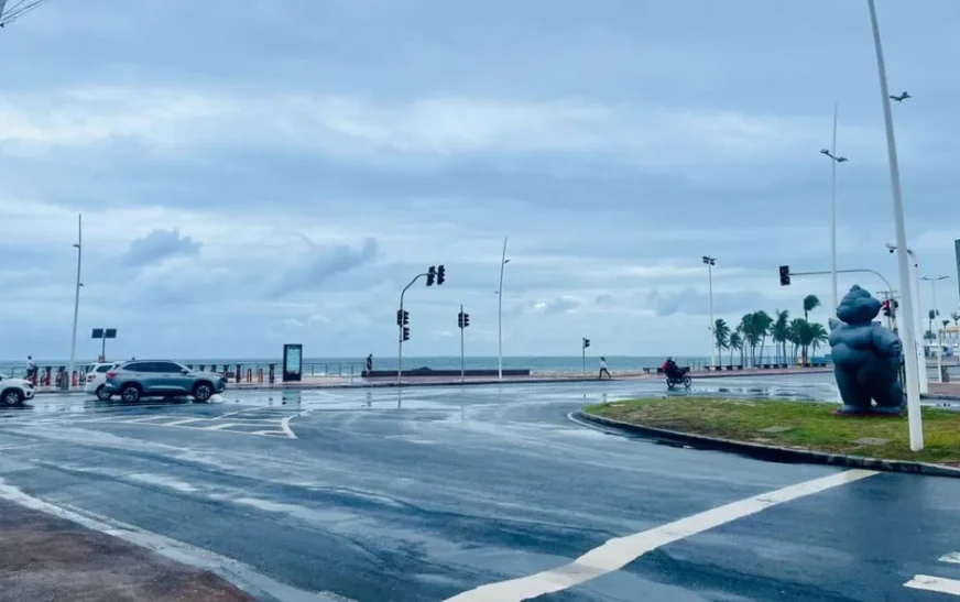 Inmet emite alerta laranja de chuvas intensas para Salvador e outras 79 cidades da Bahia; veja lista