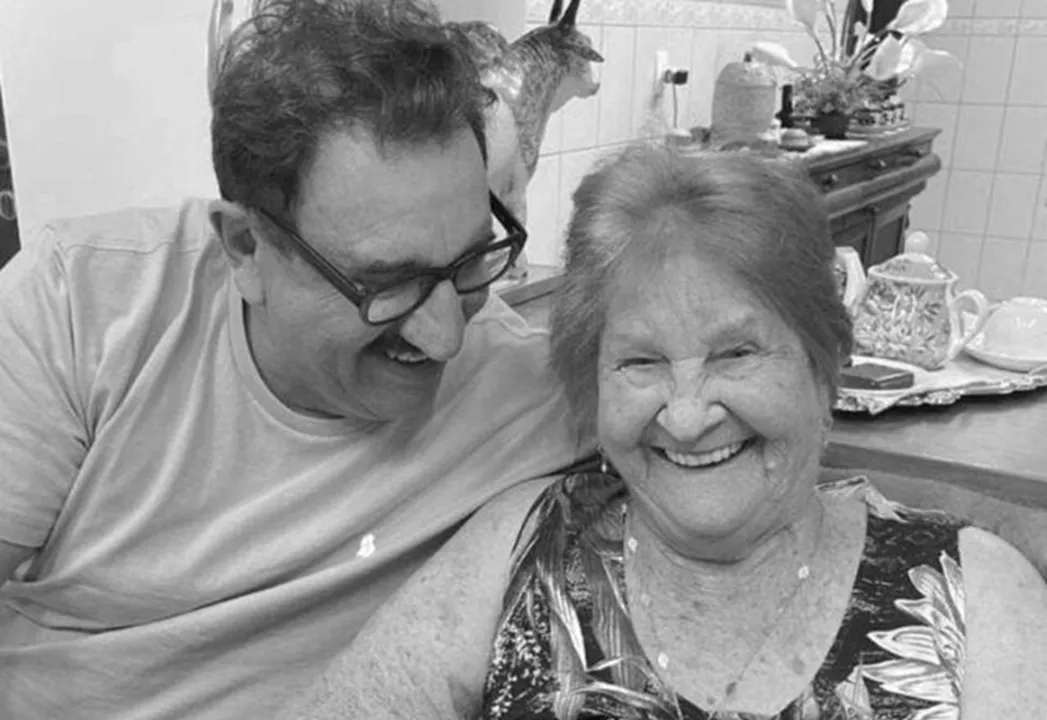 Dona Maria Albina, mãe do apresentador Ratinho, morre aos 88 anos e deixa legado de fé e simplicidade”