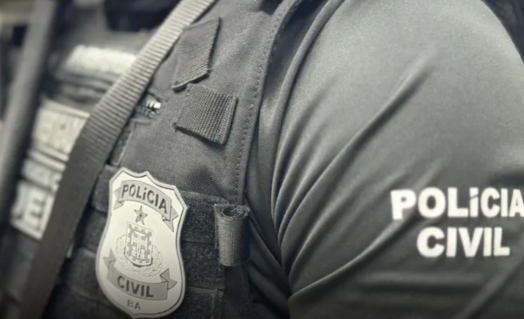 Homem é indiciado e preso após engravidar a própria filha duas vezes; abusos começaram quando ela tinha apenas 8 anos